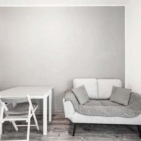 Apartment Enjoy - Piccolo Studio Davanti Al Teatro *